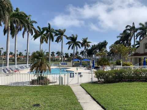 Property pool and jacuzzi 