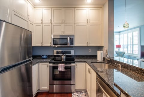 Full Equipped Kitchen 