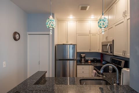 Full Equipped Kitchen 