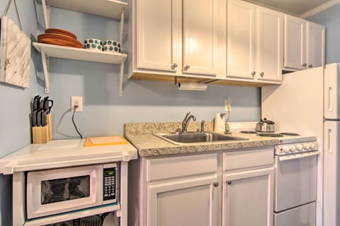 Well-Equipped Kitchen | Blender