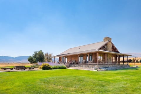 Madison River Retreat - panoramic mountain views in a remote setting.