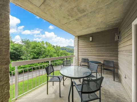 Whispering Pines 424