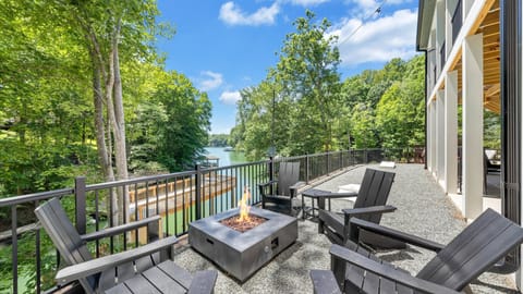 Private Drift Away Ridge with Views