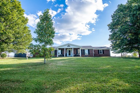 Surrounded by farmland & 5 min. from downtown Winchester 