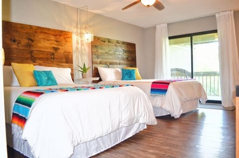 Bedroom - 2 Queen Beds