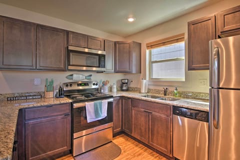 Kitchen | Full Knife Set | Ice Maker