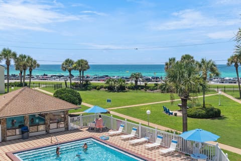 Beautiful views of the Gulf from both balconies in 15B