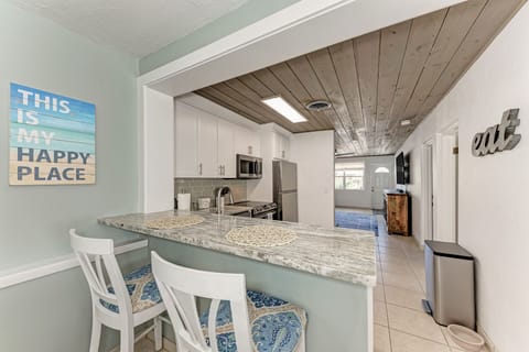 Kitchen island with seating for 2