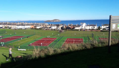 Tennis courts 5 mins walk away