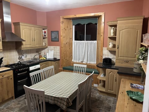 Fully equipped, with gas hob and stove