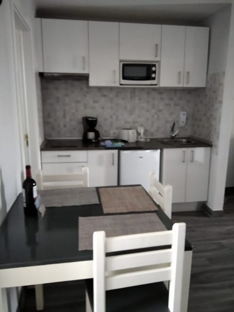 Kitchen area. kitchen area