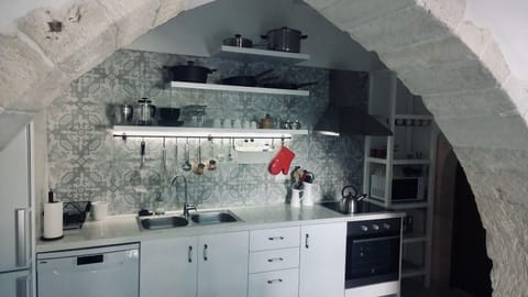 Kitchen area. Fully equipped kitchen