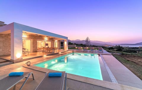 External view of the building. Vista Mare Villa | HotelPraxis Group