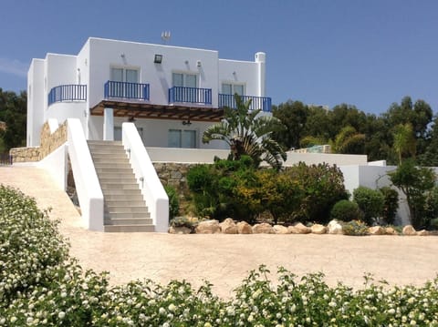 External view of the building. Amazing Sea View Villa