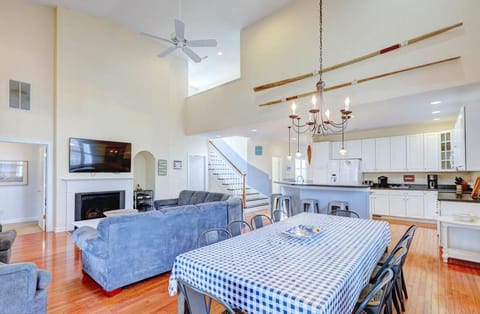 Great room, kitchen and dining area. Ample space for your family to gather.
