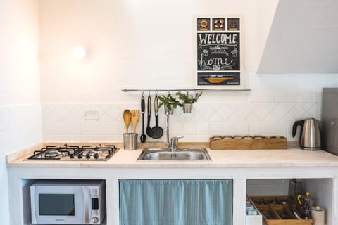 Kitchen area. Kitchenette