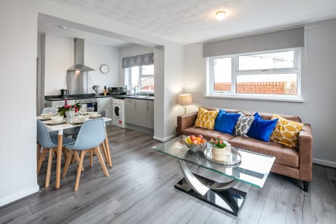 Kitchen/dining/lounge