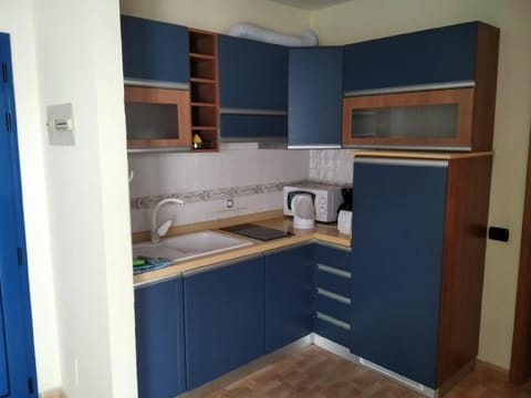 Kitchen area. kitchen area