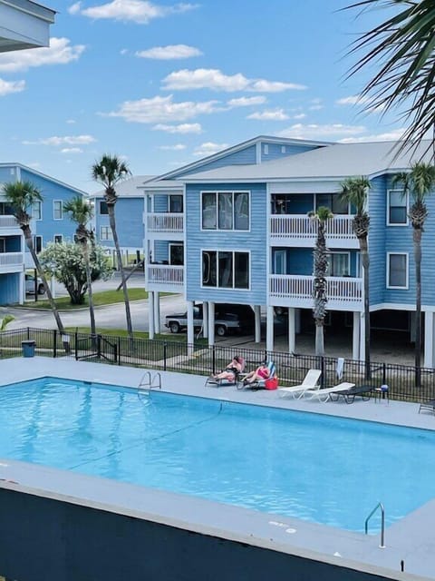 View from the balcony to the pool