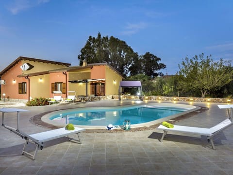 Water, Sky, Plant, Swimming Pool, Building, Azure, Shade, Window, Sunlounger, Tree