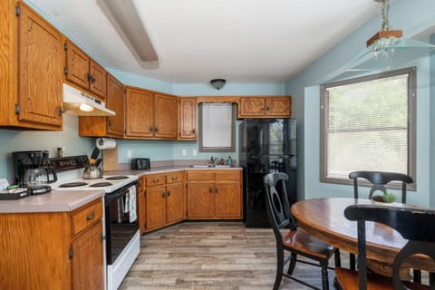 Stove in pic has been replaced with new