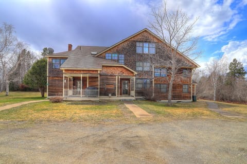 Welcome to Lakehouse Condo 3B!