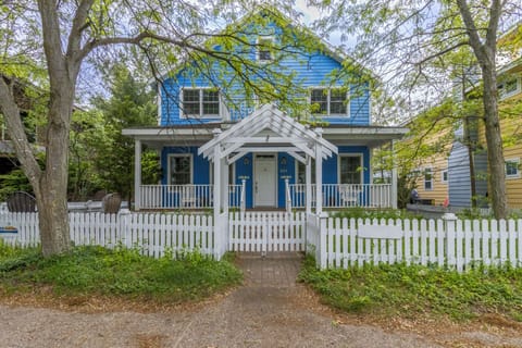 Welcome to Bella's Beach House