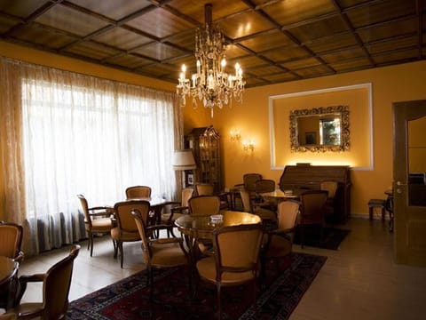 Dreibettzimmer mit Dusche od. Bad, WC - Hohenstauffen, Hotel House in Salzburg