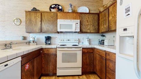 Indoors, Microwave, Oven, Kitchen, Hardwood
