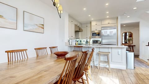 Indoors, Hardwood, Floor, Architecture, Building