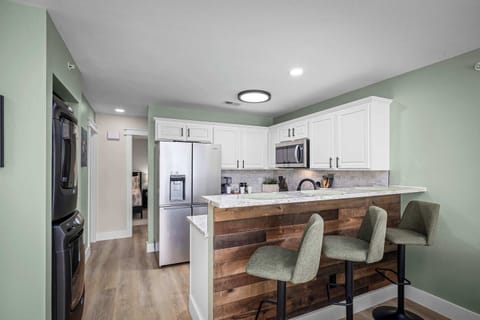 Modern kitchen, ready for your cooking needs.