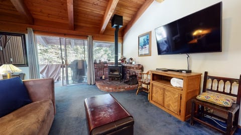 Flooring, Living Room, Indoors, Room, Hardwood