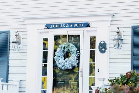 Nantucket Vacation Rental Home Front Exterior 3 1