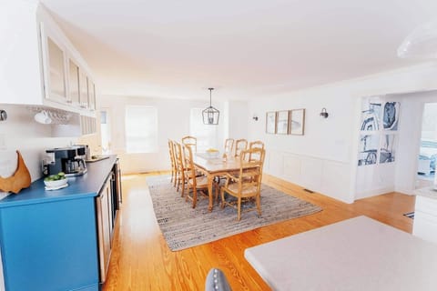 7 Nantucket Vacation Rental Home Dining Room 1