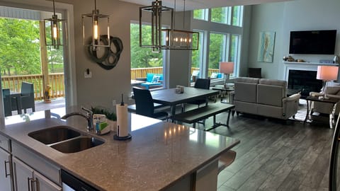 Open floor plan - kitchen, dining, living room 