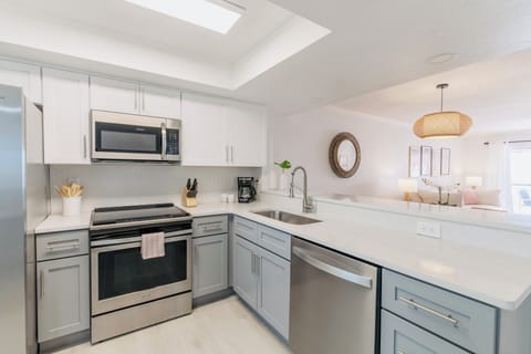 A very well equipped kitchen, so you can choose to cook if you please.