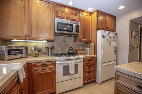 Lake Forest 114 Kitchen - Lake Forest 114 Kitchen