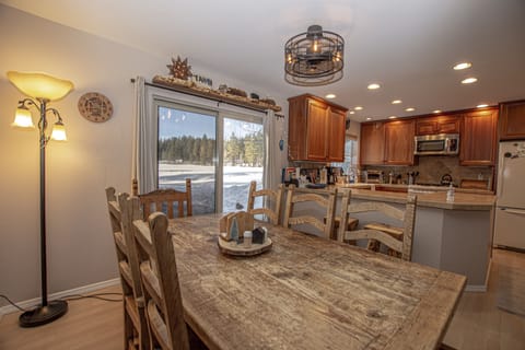 Lake Forest 114 Dining Area - Lake Forest 114 Dining Area and Kitchen