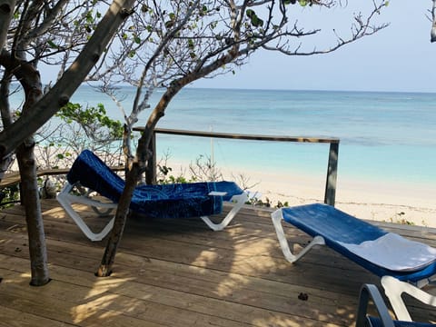 Spacious beach deck - feels like a treehouse. 