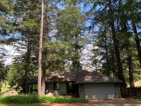 Beautiful country cottage located in the heart of nature