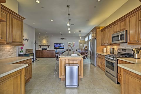 Kitchen | Dishware/Flatware