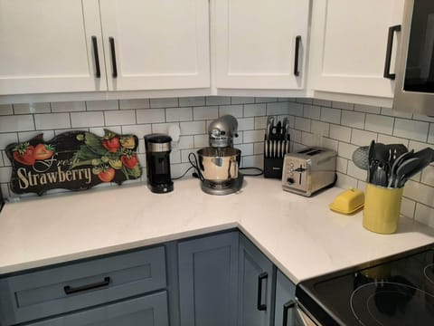 coffee/hot chocolate maker, Kitchenaid mixer