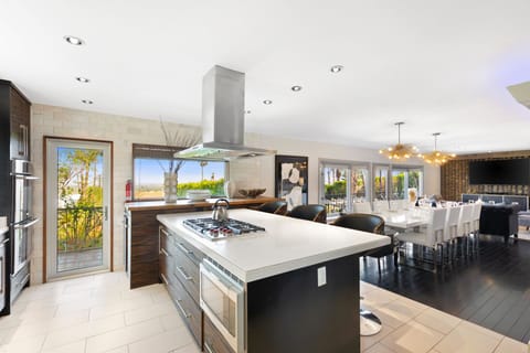 Your group's chef will love the gourmet kitchen