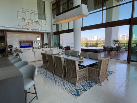 Living and dining area