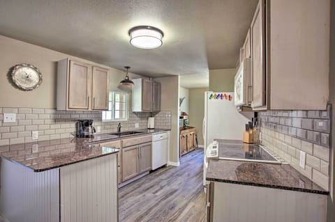 Kitchen | Newly Remodeled