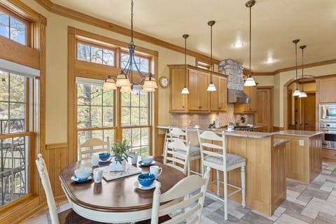 Breakfast Nook and Bar on Main Level