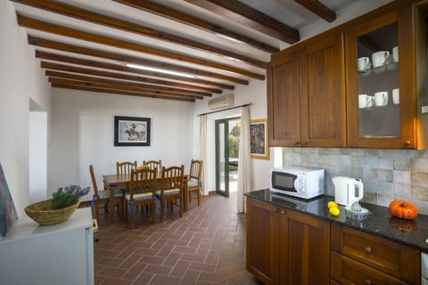 Sizeable kitchen and dining area