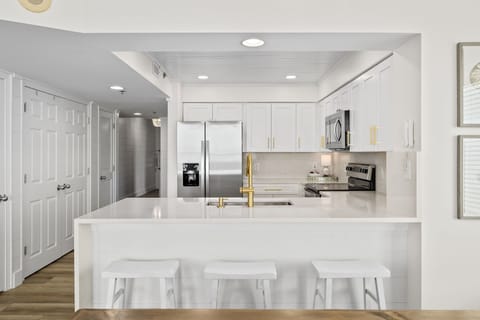 The bar seats 3 more!