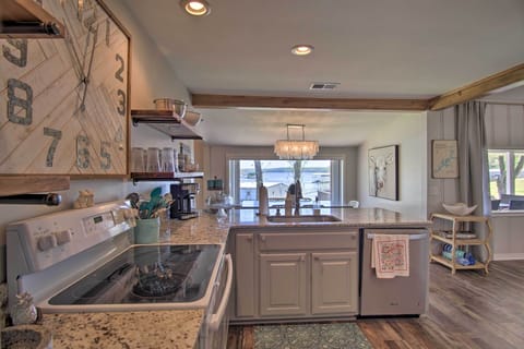 Kitchen | Dishware & Flatware