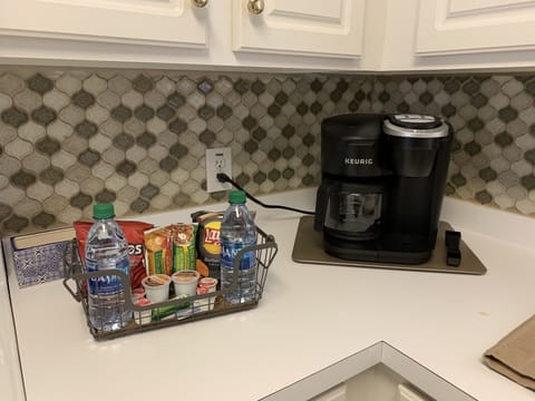 Keurig Duo coffee maker. K-cups and regular brewed coffee in a single unit